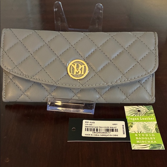 Badgley Mischka Gray Quilted Wallet - Picture 1 of 3
